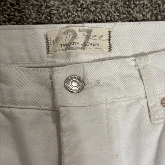 We The Free Women’s Relaxed Fit Distressed White Jeans size 27 new without tags - Picture 3 of 4